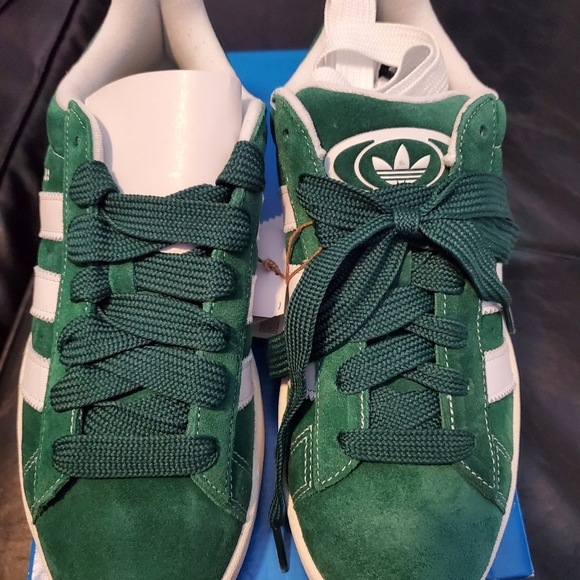 Sneakers - Picture 1 of 3